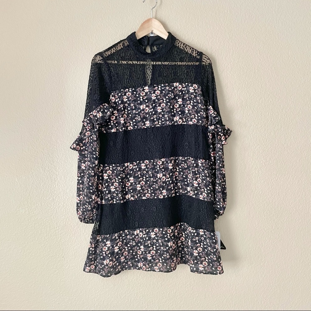 NWT City Triangle Dress Lace and Floral